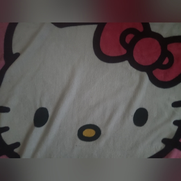 Hello kitty warm and cozy blanket - Picture 5 of 16